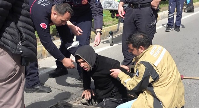 Girdikleri drenaj kanalında mahsur kaldılar