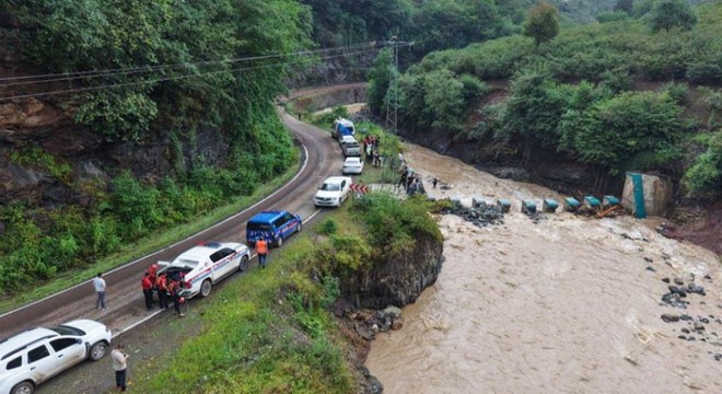 Giresun’da sel: Kayıp 2 kişi aranıyor
