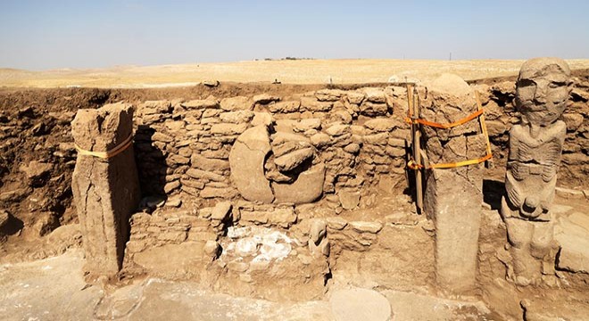 Göbeklitepe'de insan ve hayvan heykeli bulundu