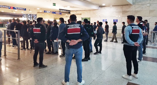 Göç İdaresi: 42 bin 685 düzensiz göçmen sınır dışı edildi
