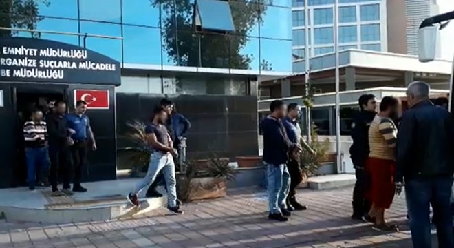 Göçmen kaçakçılığı şüphelileri adliyeye sevk edildi