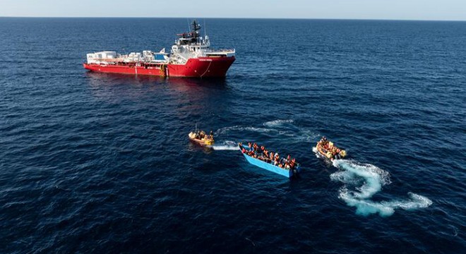 Göçmenleri taşıyan tekne battı: 1 ölü, 25 kayıp