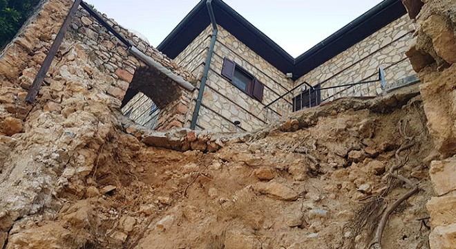 Godina'nın yıktığı surların restorasyon ihalesi iptal