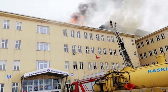 Göksun Meslek Yüksekokulu'nda yangın çıktı