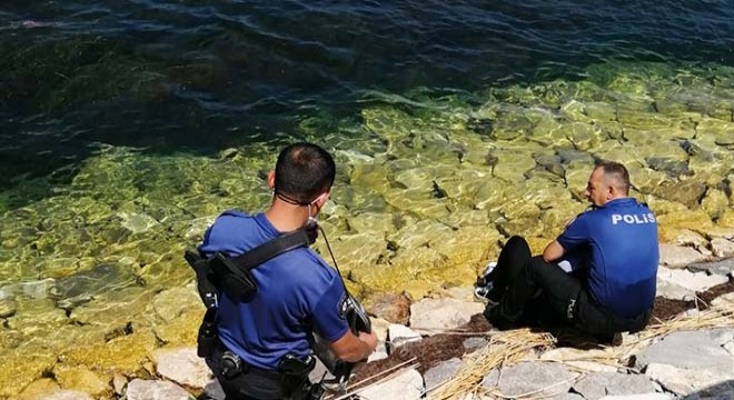 Göle atlayarak intihara kalkışan kadını polis kurtardı