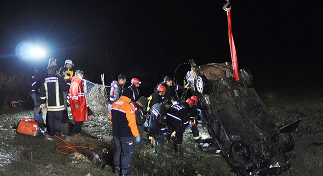 Gölete uçan otomobil 5 kişiye mezar oldu