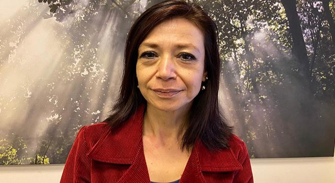 Gönüllüler, kitapları görme engelliler için okuyor
