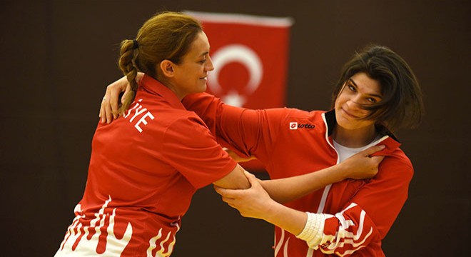 Görme engelli milli judocu Zeynep'in hayali olimpiyat madalyası