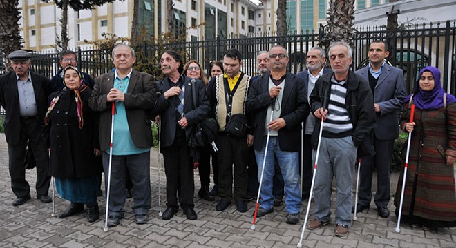 Görme engellilerden 'beyaz baston' raporuna tepki