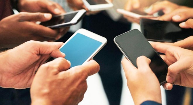 Gümrük kaçağı 27 cep telefonu ele geçirildi
