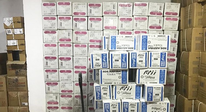 Gümrük kaçağı 977 bin cerrahi eldiven ele geçİrildi