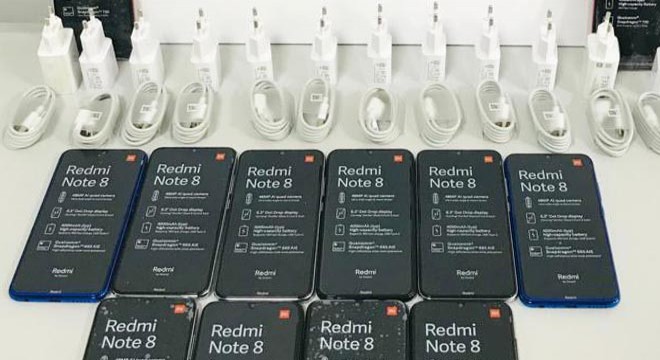 Gümrük kaçağı akıllı telefonlar ele geçirildi