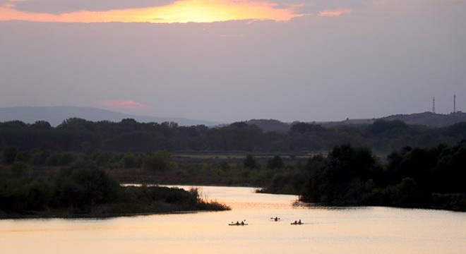 Gün batımında Meriç Nehri’nde kano turu