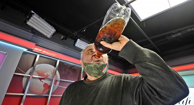 Günde 10 litre soğuk çay içiyor