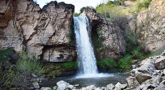 Gündoğdu şelalesine mesire alanı