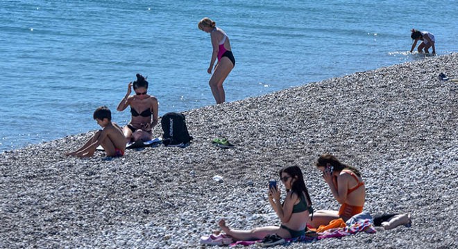 Güneşli hava, koronavirüsü unutturdu