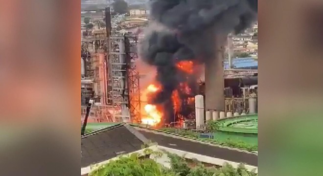 Güney Afrika’da petrol rafinerisinde patlama