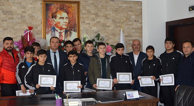 Güreşçilerden Yıldız'a ziyaret