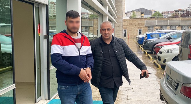 Güvenlik görevlisini ayak serçe parmağından vurdu