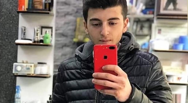 Hafif ticari araç takla attı, genç sürücü öldü