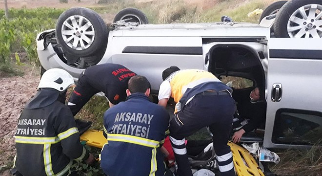 Hafif ticari araç şarampole devrildi: 5 yaralı