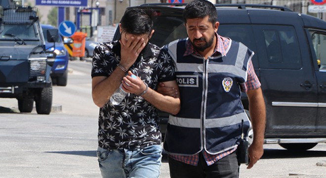 Hafıza kartlarını çalan hırsız yakalandı