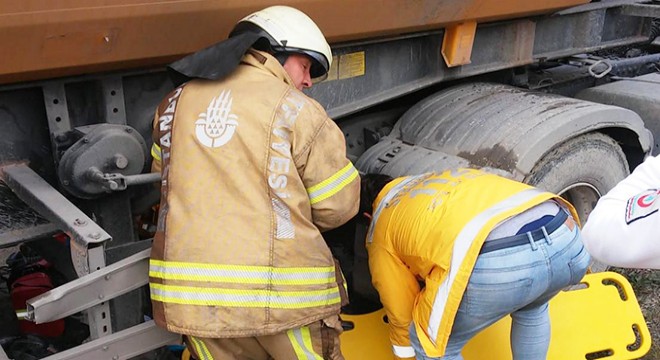 Hafriyat kamyonuyla çarpışan motosikletli öldü