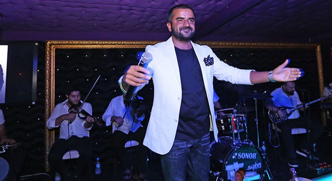 Hakan Tosun'dan ikinci yıla özel sahne