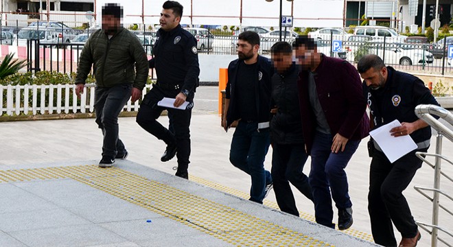 Halden 3 bin 500 TL'lik domates çaldılar