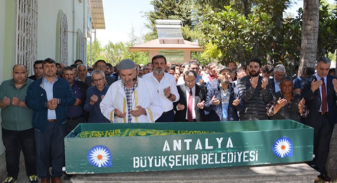 Hasan Gökce'nin babası toprağa verildi