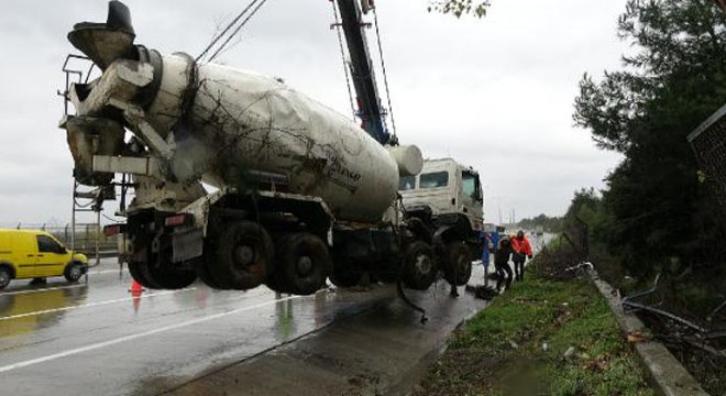 Hasdal da beton mikseri askeri alana uçtu