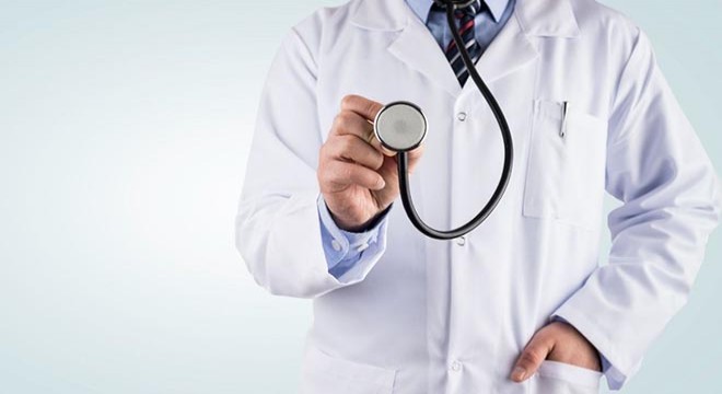 Hasta yakınının saldırısına uğrayan doktorun burnu kırıldı