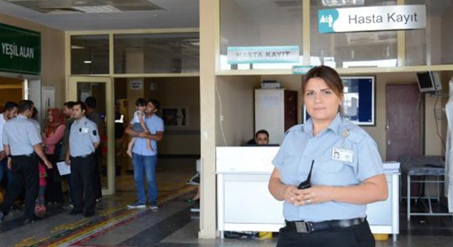 Hastane güvenlik görevlisinin dikkati, hayat kurtardı