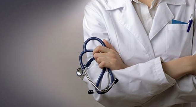 Hastanede doktor ve hastanın 'maske' tartışması
