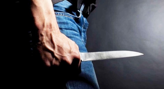 Hastanede 3 hasmını ve jandarma görevlisini bıçakladı