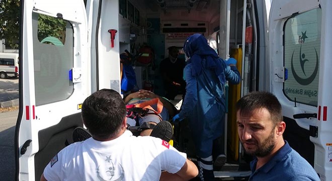 Hatalı sollama kaza yaptırdı: 3 yaralı