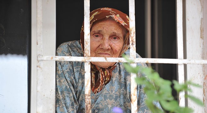 Hatice ninenin  eşinden hatıra altın dişleri çalındı
