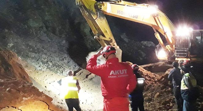 Havalimanı inşaatındaki heyelanda operatör öldü