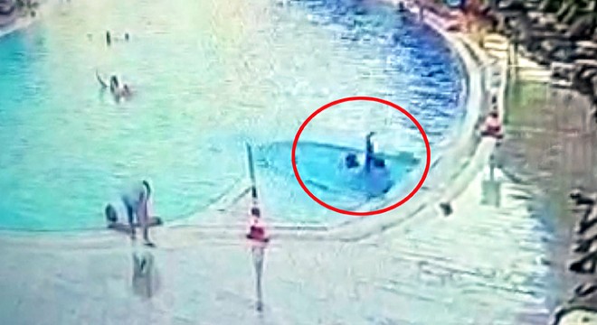 Havuzda boğulma tehlikesi geçiren Ömer kurtarıldı