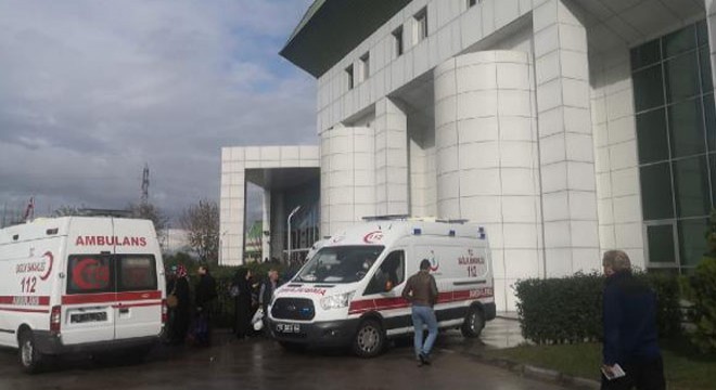 Havuzda yüzen çocuklar gazdan zehirlendi