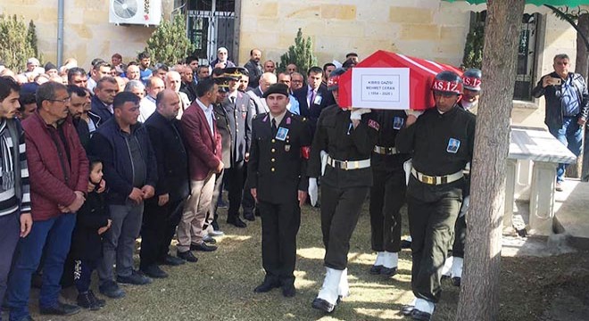 Hayatını kaybeden Kıbrıs gazisi toprağa verildi