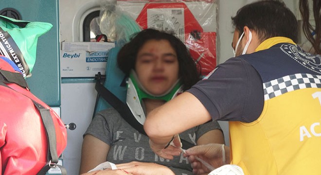 Hayvan ambulansı ile cip çarpıştı: 4 yaralı