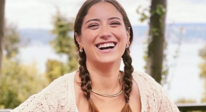 Hazal Kaya'dan 4 kişilik aile paylaşımı
