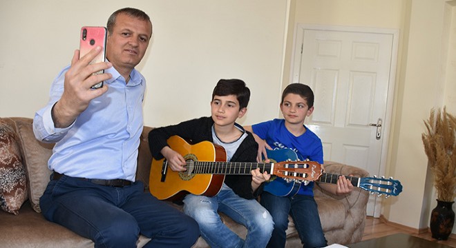 Hemşire anneleri için şarkı yaptılar