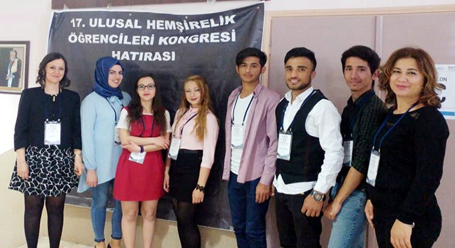 Hemşirelik öğrencileri kongreye katıldı