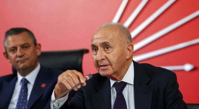 Hikmet Çetin hastaneye kaldırıldı