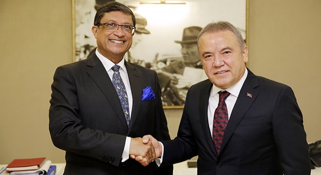 Hindistan'ın Ankara Büyükelçisi Başkan Böcek'i ziyaret etti