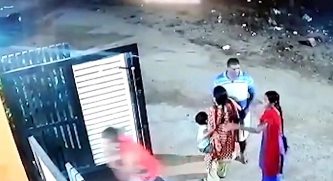 Hindistan’da baltalı saldırgan dehşet saçtı