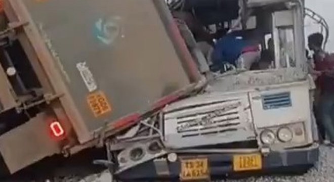 Hindistan da kaza: 20 ölü