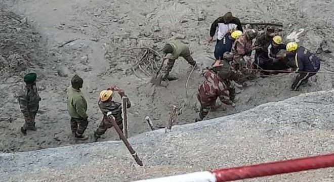 Hindistan’daki buzul felaketi bilançosu: 14 ölü, 150 kayıp